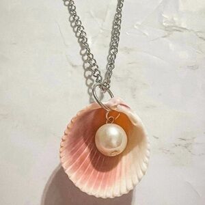 White Pearl Seashell Necklace